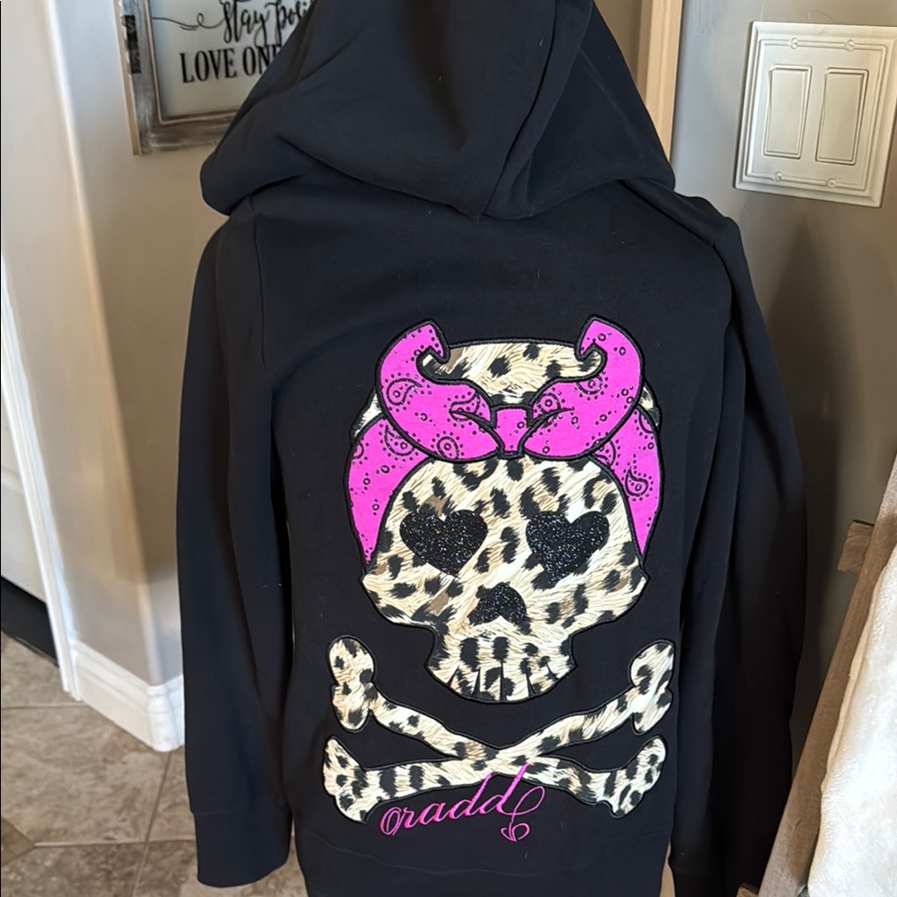 Trendy Skull Graphic Hoodie